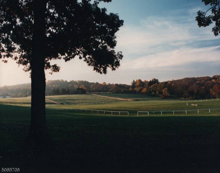 Mendham Twp., NJ 07945,5 Exmoor Dr