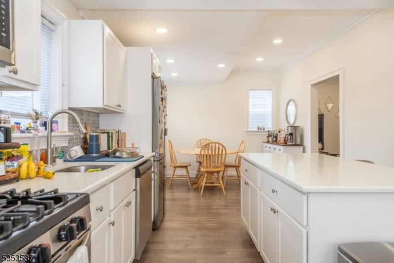 Montclair Twp., NJ 07042,49 Greenwood Ave