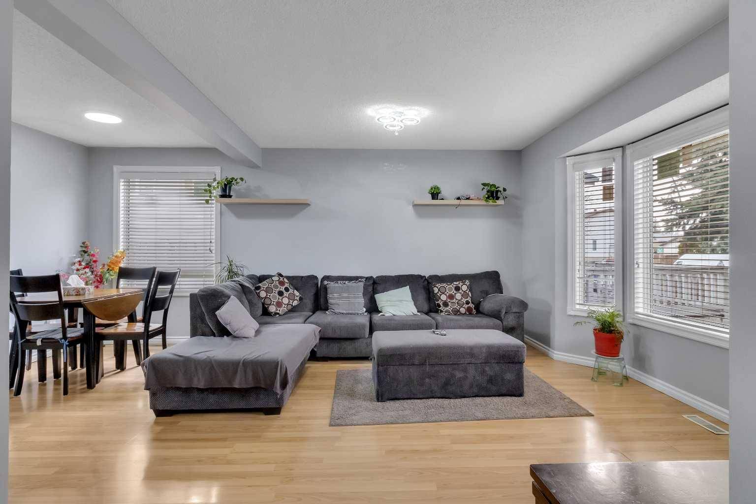 Calgary, AB T3J 2N5,67 Taraglen RD Northeast