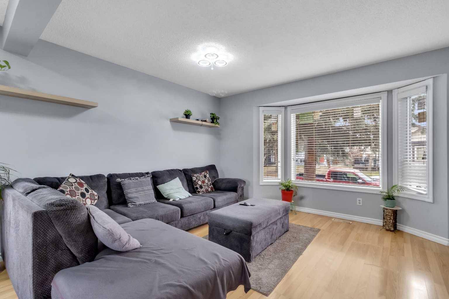 Calgary, AB T3J 2N5,67 Taraglen RD Northeast