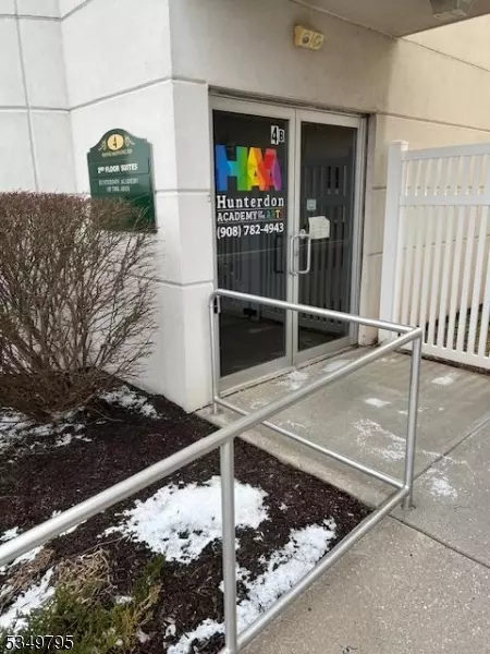 Raritan Twp., NJ 08822,4 Minneakoning Rd