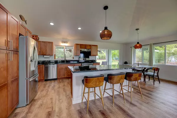 Keaau, HI 96749,16-1516 POHAKU CIRCLE