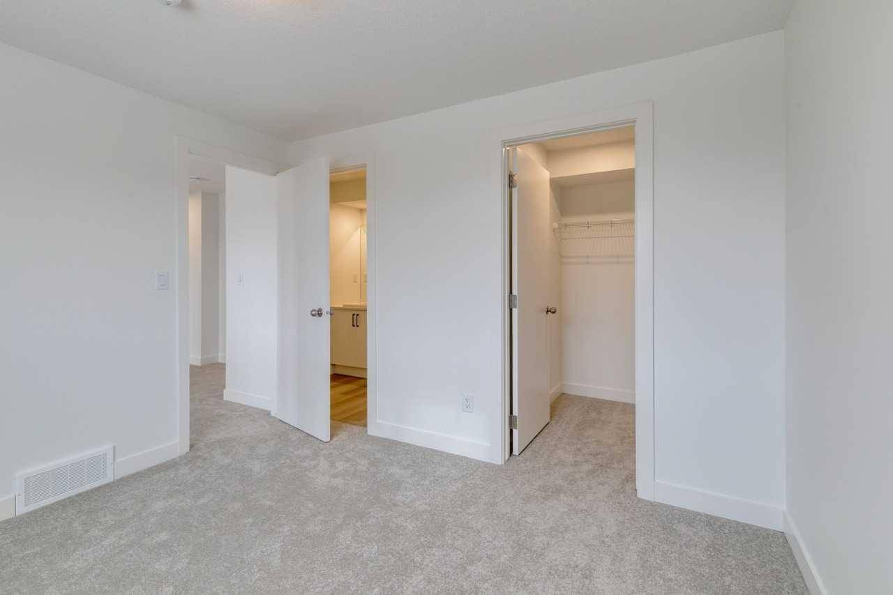 Calgary, AB T3H3V8,2117 81 ST Southwest #86