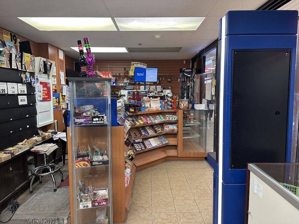 Toronto C11, ON M4H 1C3,45 Overlea BLVD #3-4