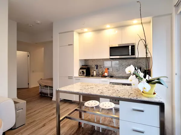 Toronto C07, ON M2N 0L2,75 Canterbury PL #1107