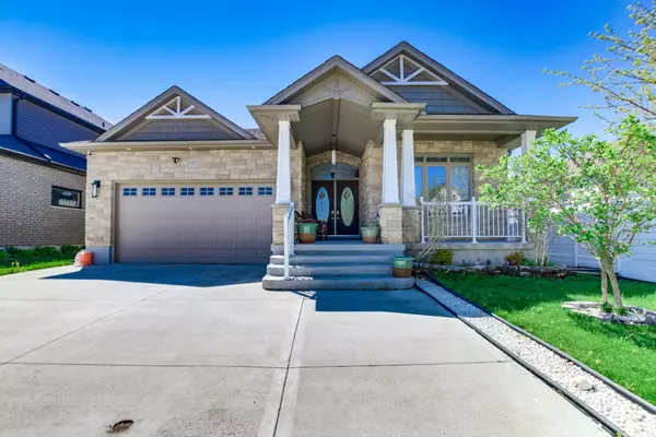 1327 Eagletrace DR, London North, ON N6G 0C4