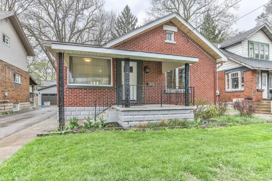812 ADELAIDE ST N, London East, ON N5Y 2L9
