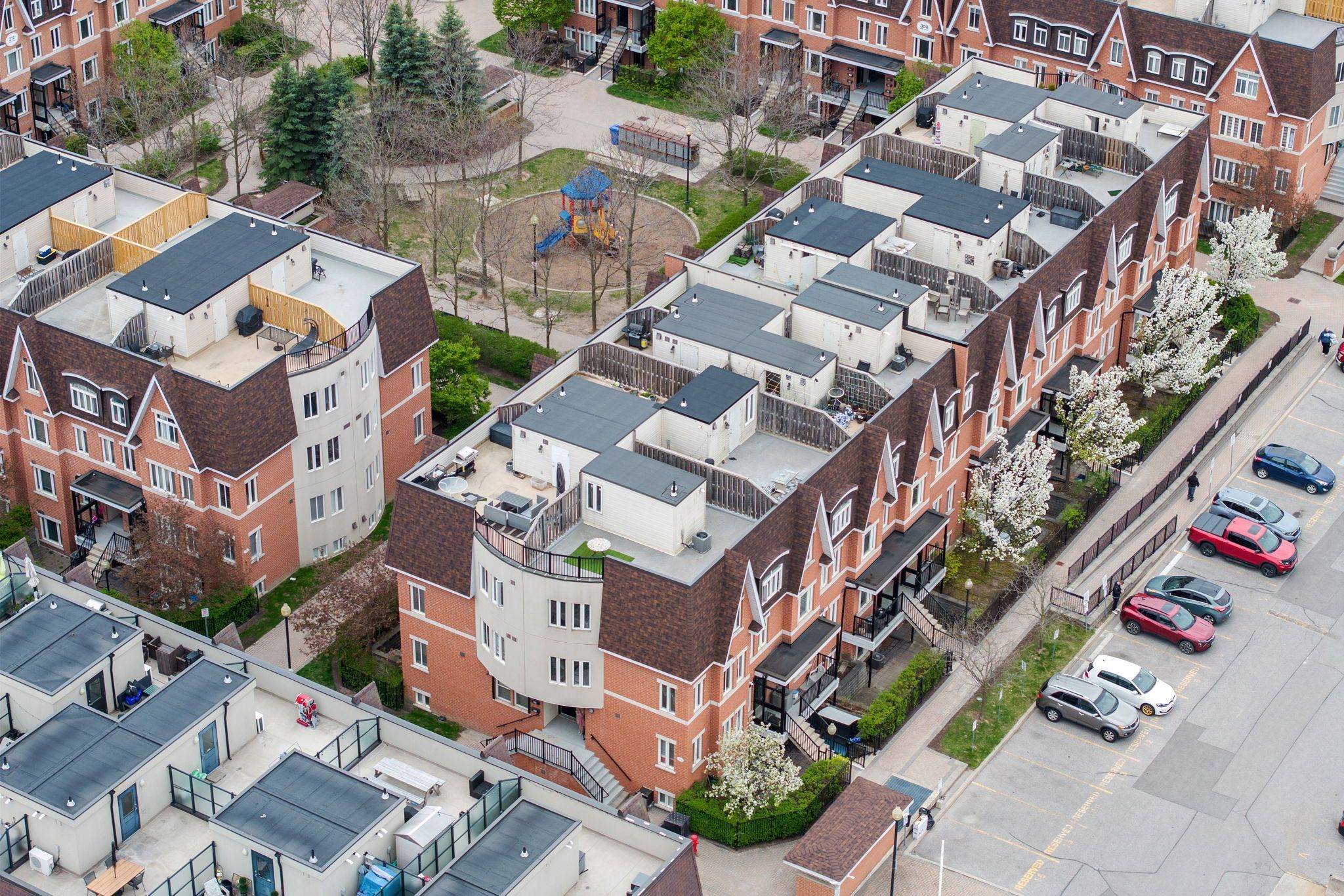 316 John ST #238, Markham, ON L3T 0A7