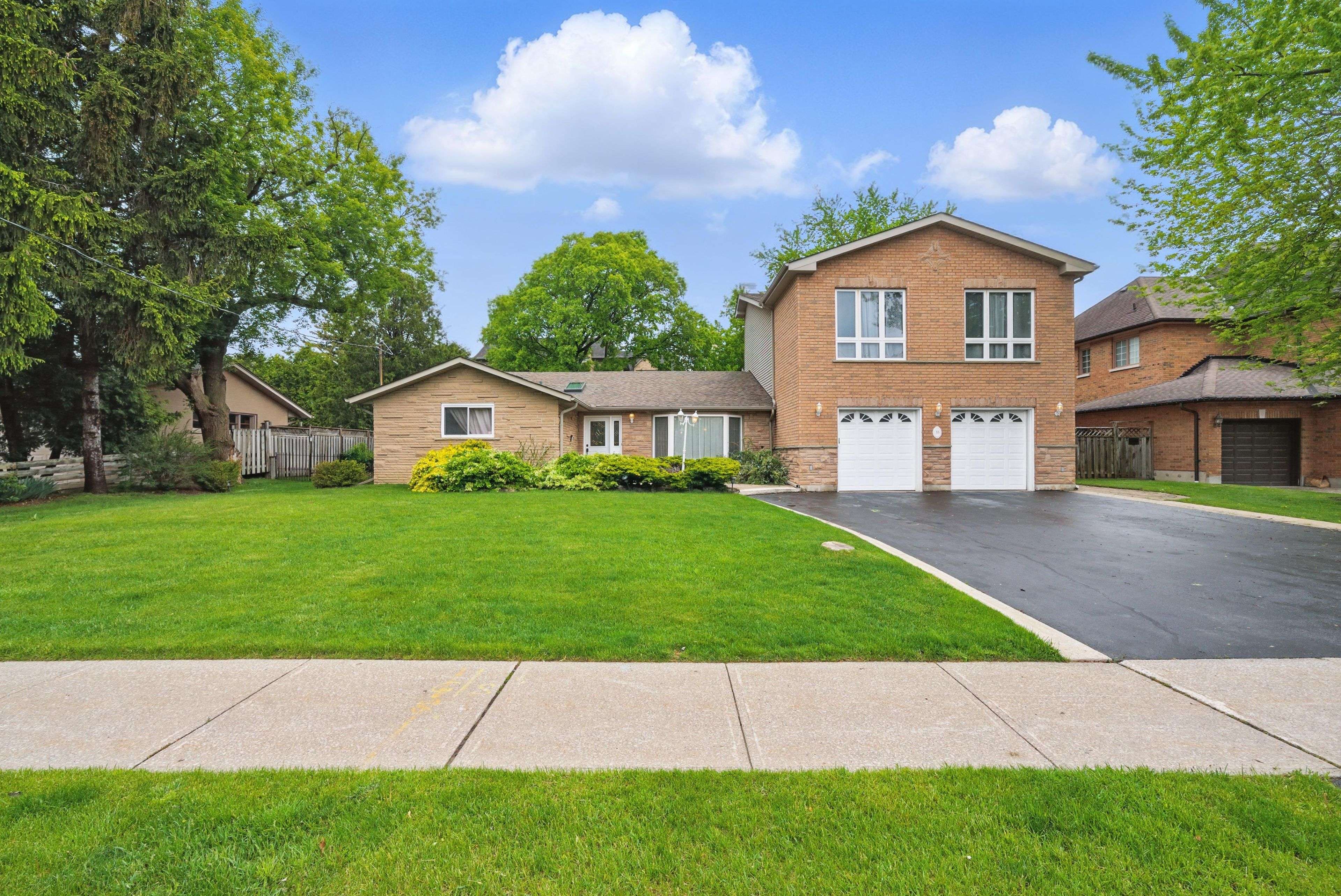 Richmond Hill, ON L4C 6H8,55 Denham DR