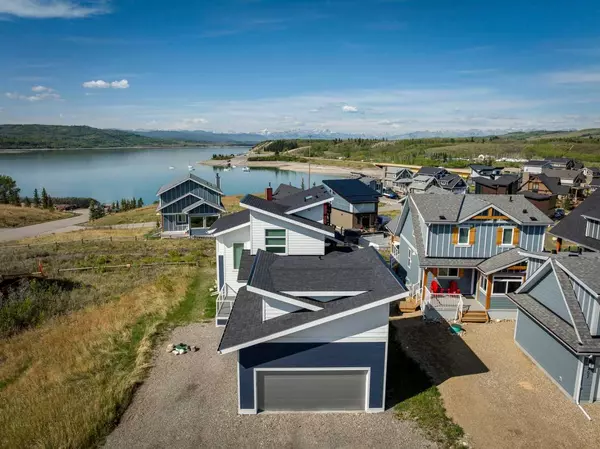 405 Cottageclub CV, Rural Rocky View County, AB T4C1B1