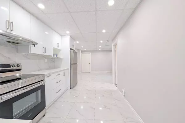 Toronto E03, ON M4C 1J4,1954 Danforth AVE #2nd Floor