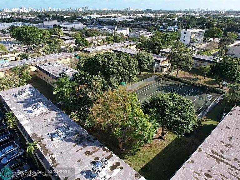 Oakland Park, FL 33334,5192 NE 6th Ave  #805