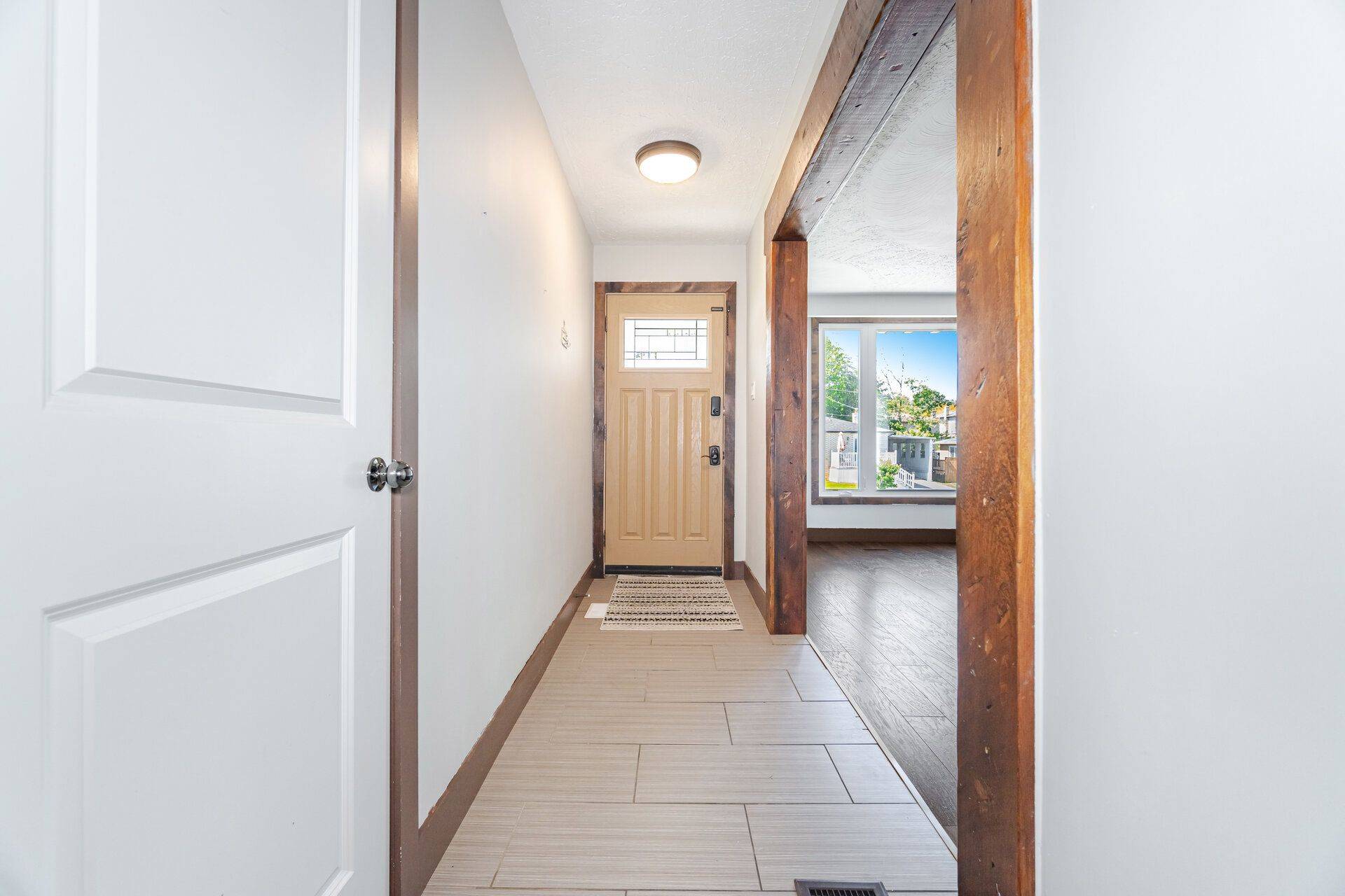 Bradford West Gwillimbury, ON L3Z 1T4,122 Luxury AVE
