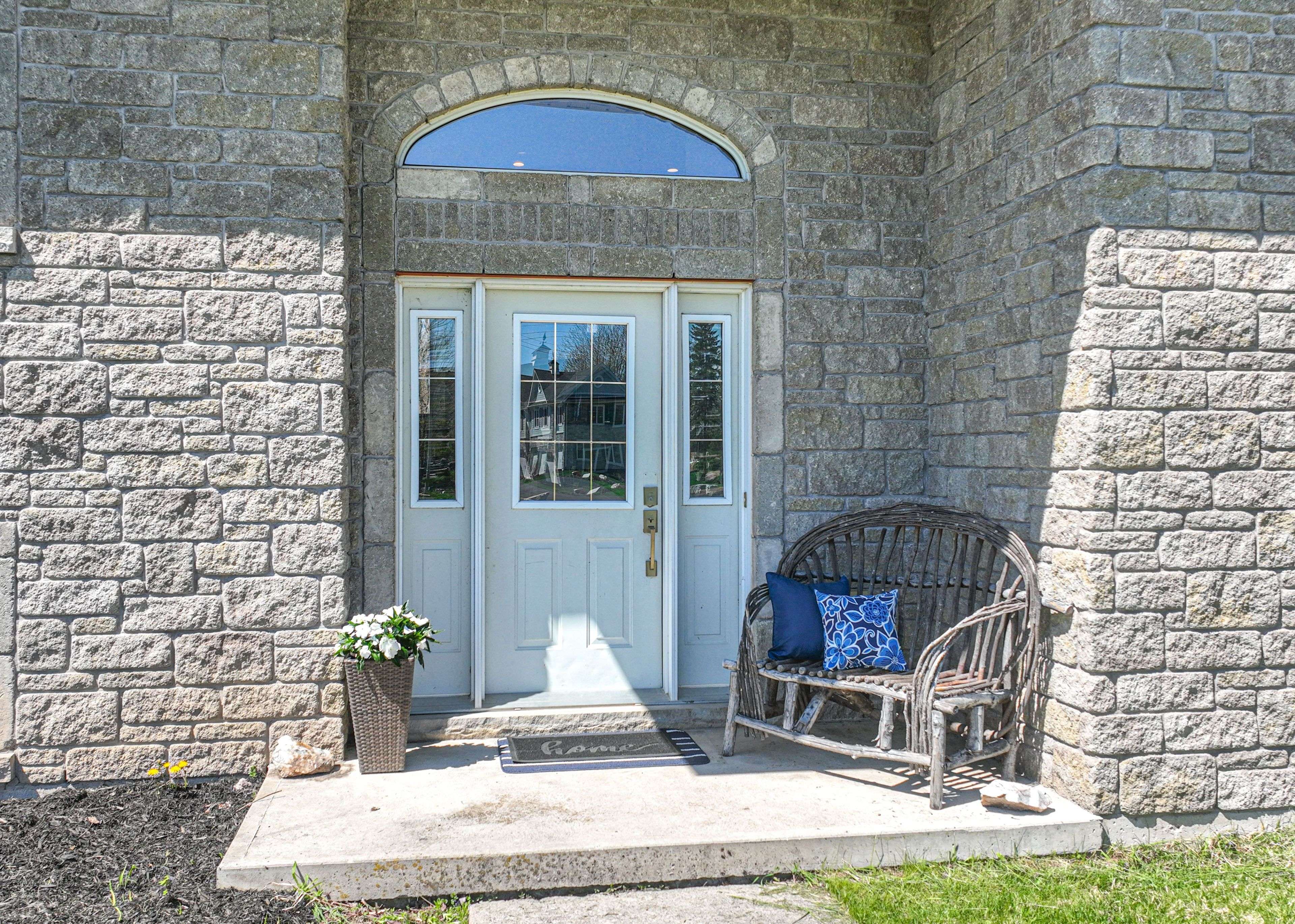 Ramara, ON L3V 6H7,4086 Lawton LN