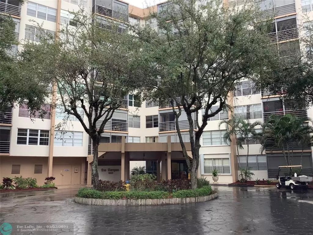 Pembroke Pines, FL 33026,1300 Saint Charles #PH13