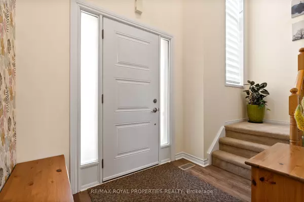 Oshawa, ON L1K 3A6,1308 Ashgrove CRES