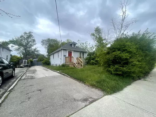 Toronto W06, ON M8V 3S1,92 Twenty Sixth ST