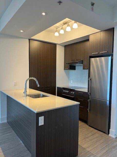 Toronto C03, ON M5P 2Y2,310 Tweedsmuir AVE #311