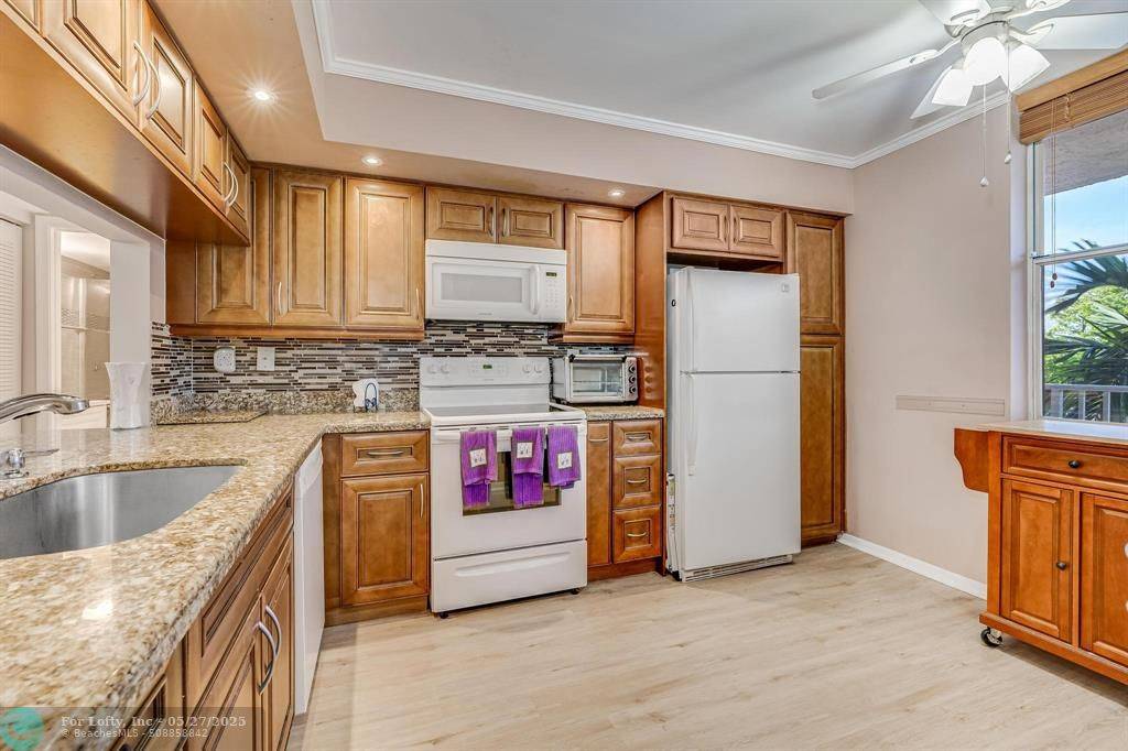 Sunrise, FL 33322,2524 NW 104th Ave  #307