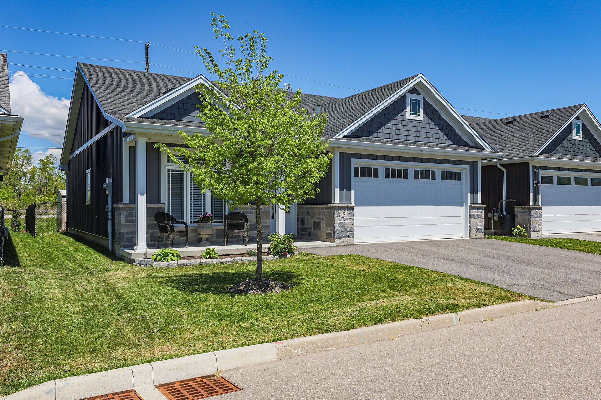 Haldimand, ON N1A 0B3,740 Main ST E #6