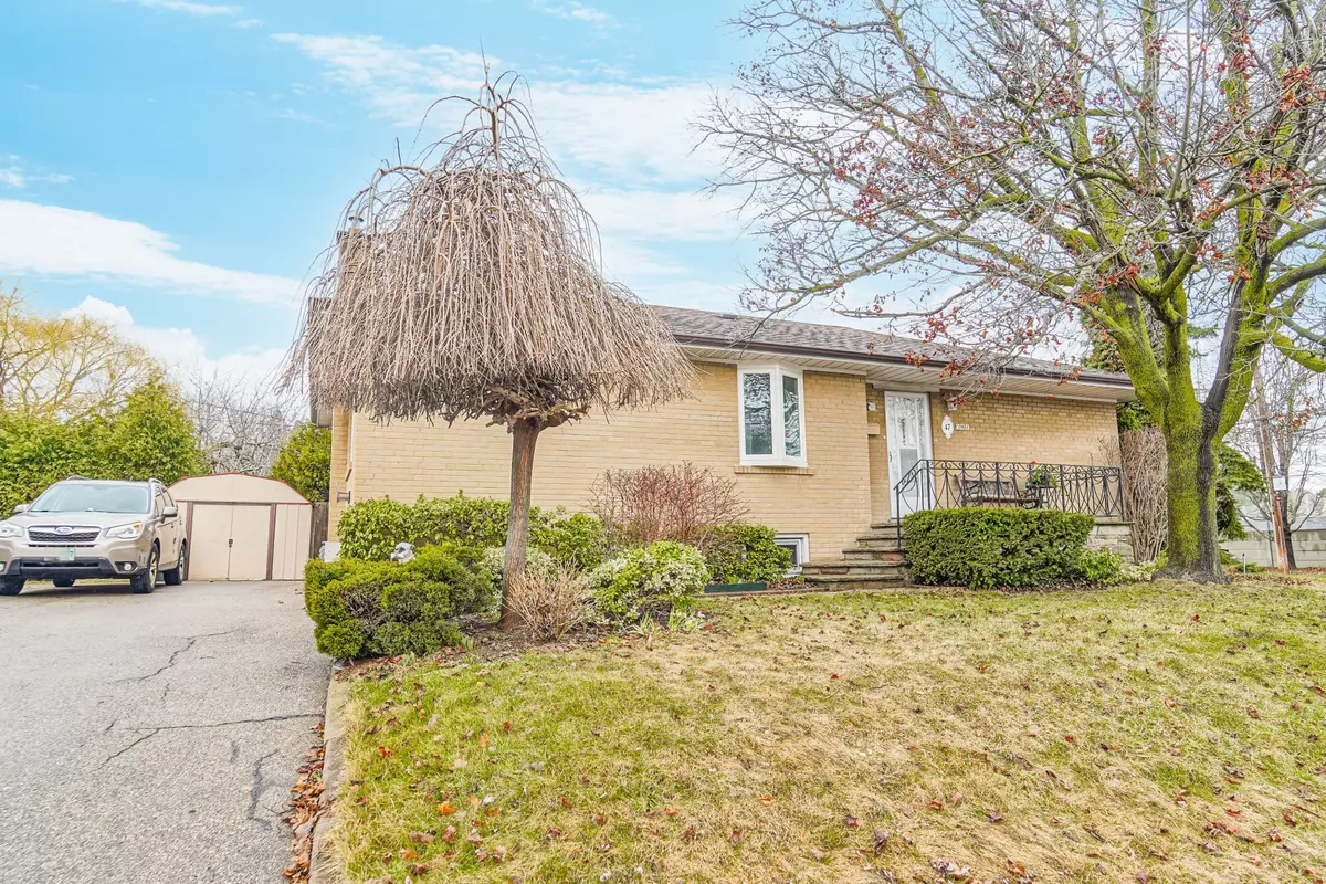 Toronto C06, ON M3H 4J5,47 Combe AVE