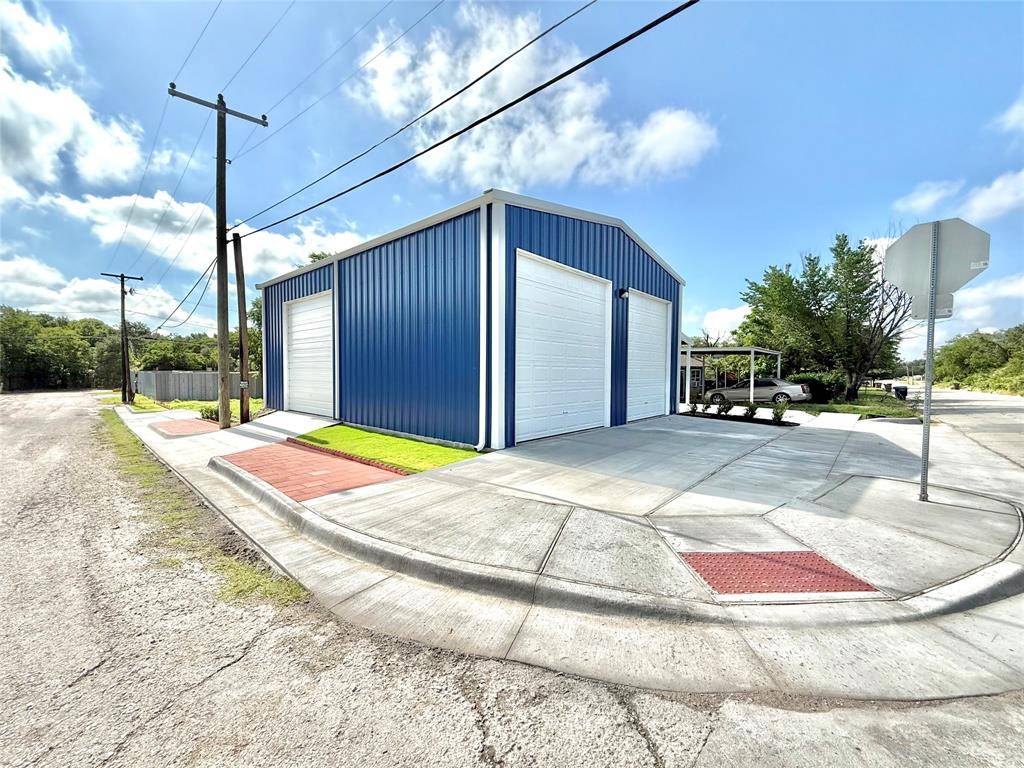 Fort Worth, TX 76106,3322 N Calhoun Street