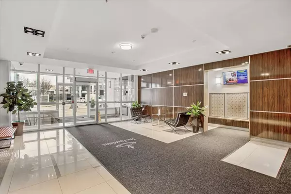 Vaughan, ON L4J 0J1,95 North Park RD #204