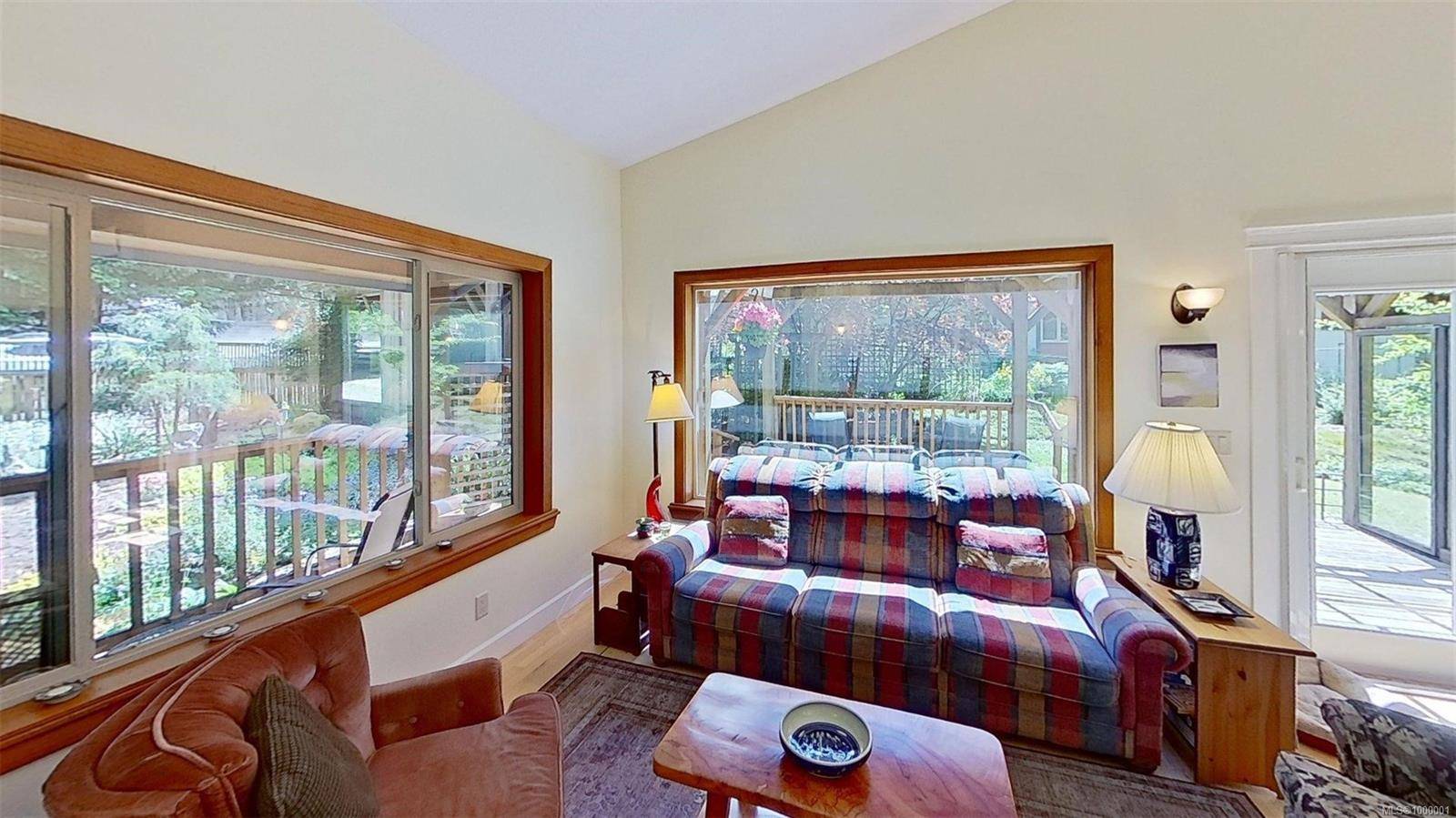 Gabriola Island, BC V0R 1X3,741 Lockinvar Lane