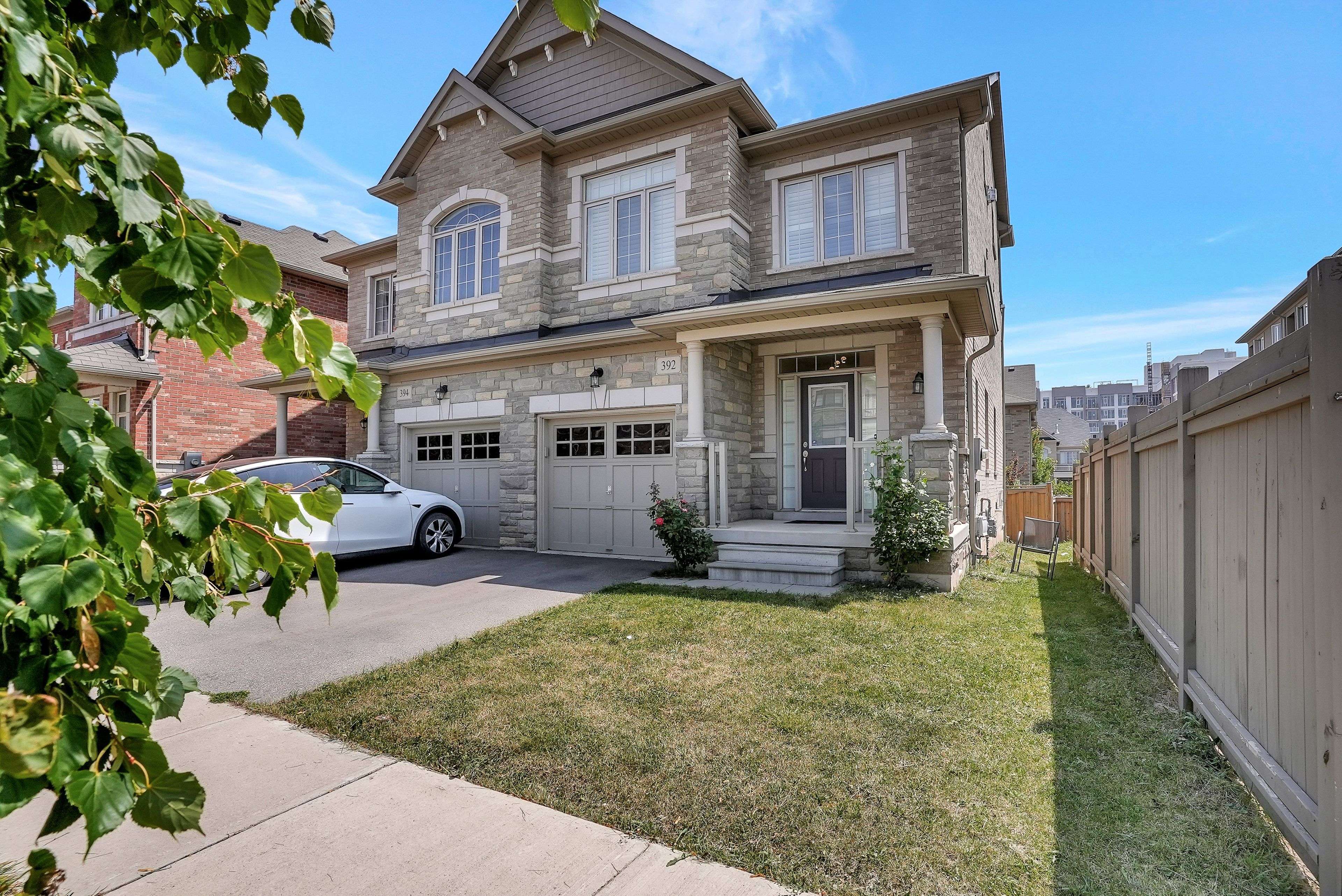 392 Grindstone TRL, Oakville, ON L6H 0S1