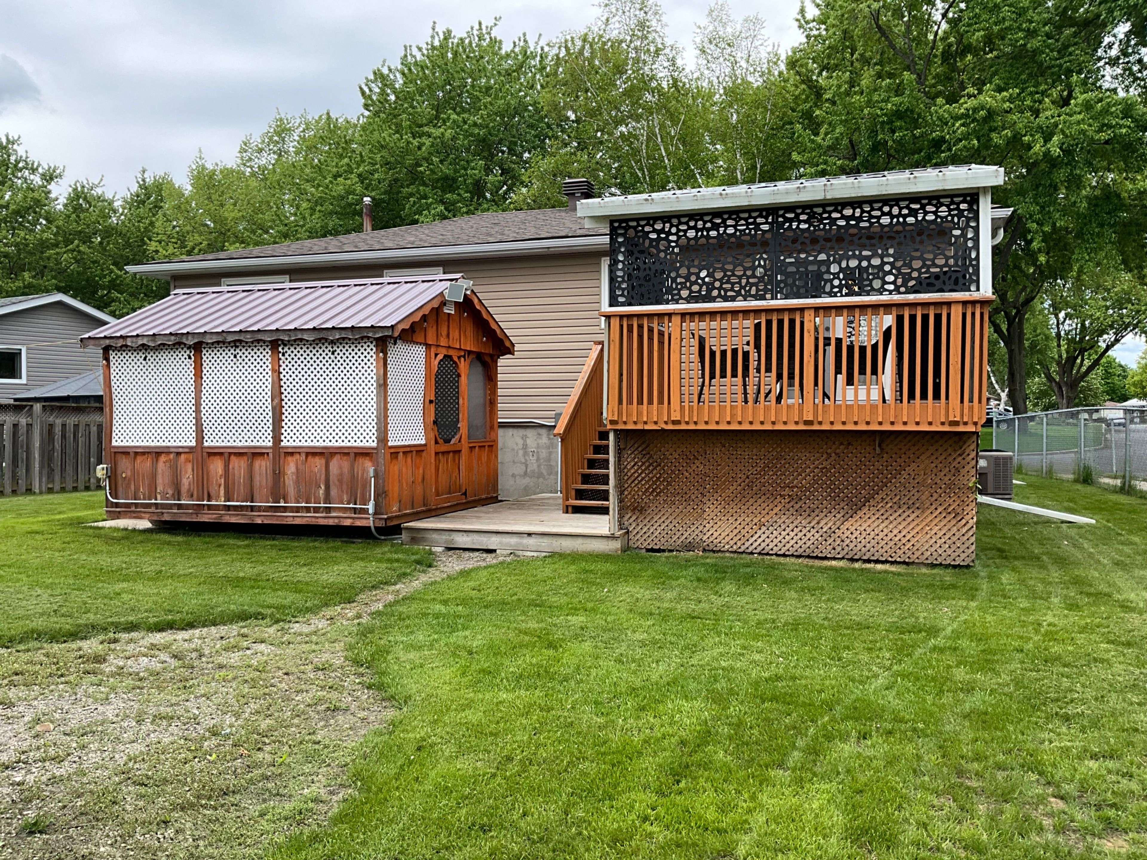 Brockville, ON K6V 5X6,1327 Borden CRES