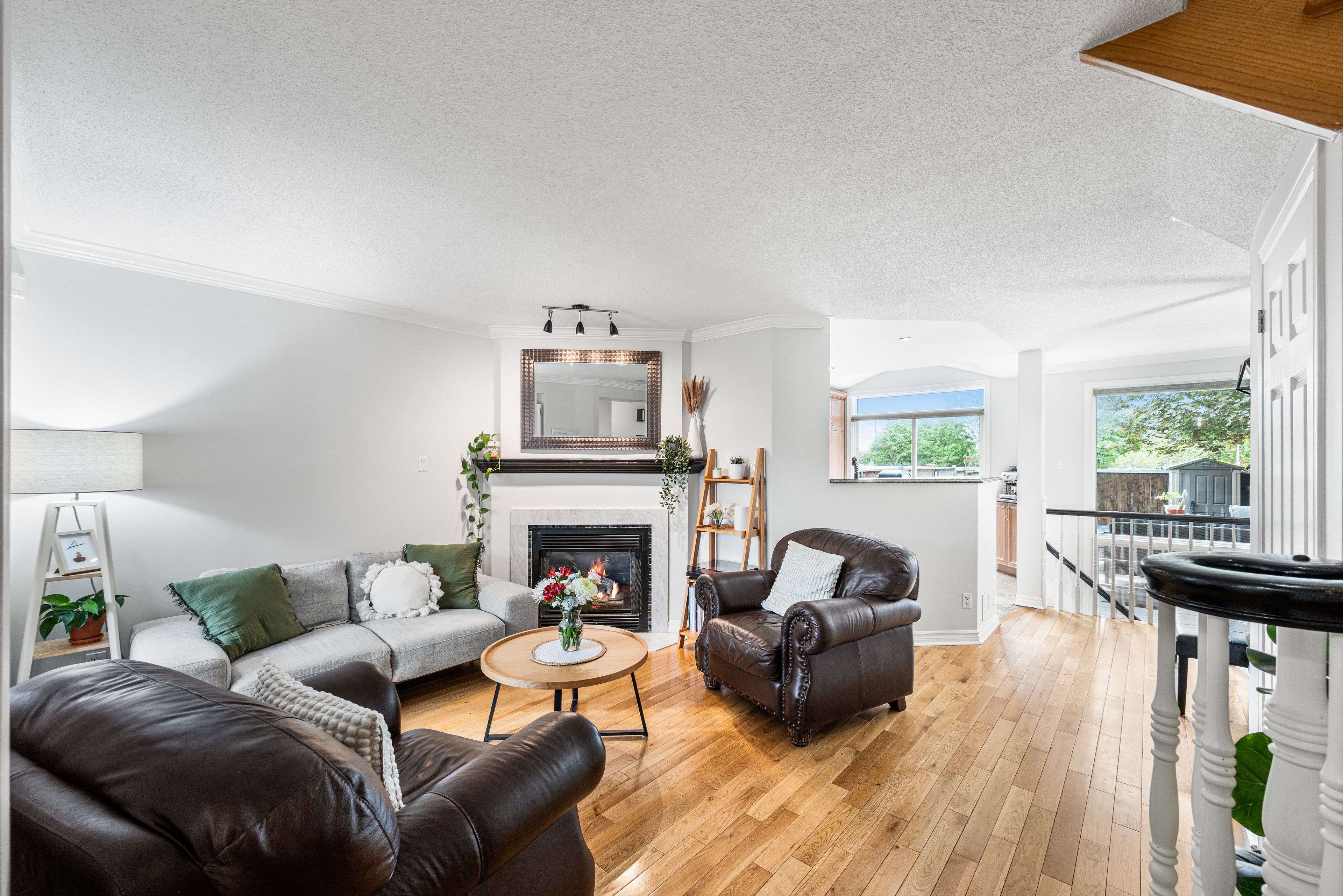 Cyrville - Carson Grove - Pineview, ON K1J 1C3,1526 Tonilee DR