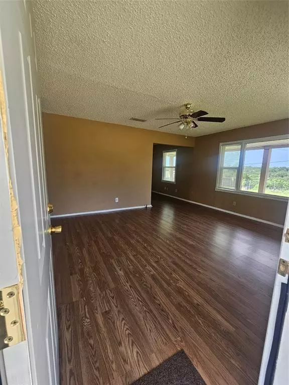 Weatherford, TX 76087,106 Tumbleweed Drive