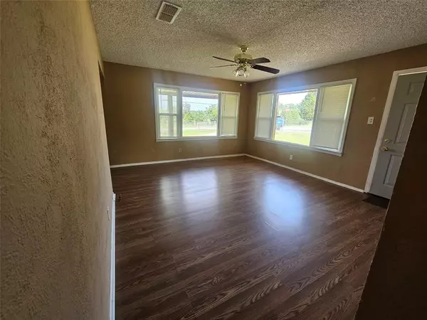 Weatherford, TX 76087,106 Tumbleweed Drive