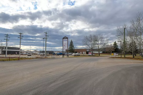 Grande Prairie, AB T8W 2J7,11039 78 AVE #106