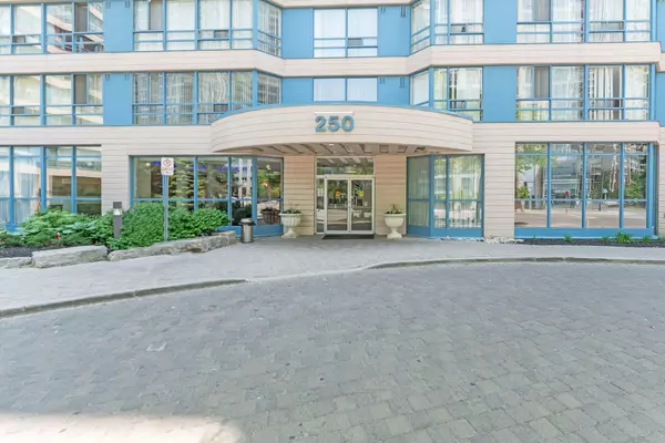 Mississauga, ON L5B 3Z4,250 Webb DR #612
