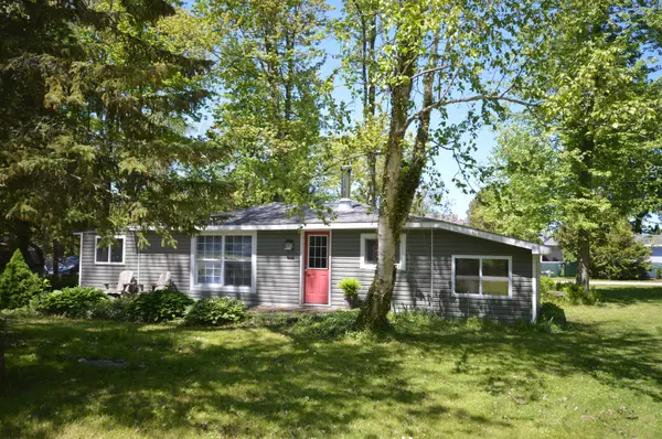 Lambton Shores, ON N0N 1J1,6208 LONDON RD