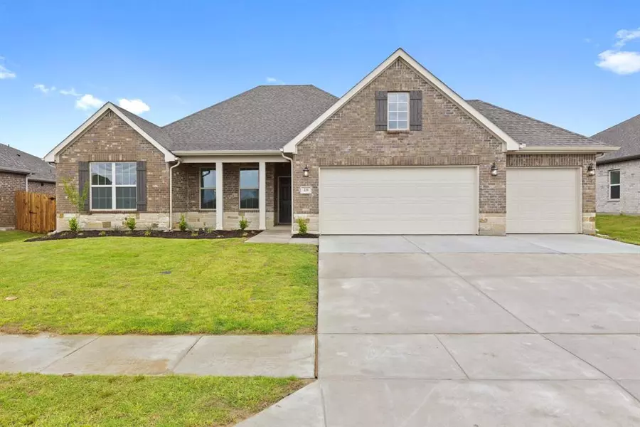 211 Briarwood Drive, Nevada, TX 75173