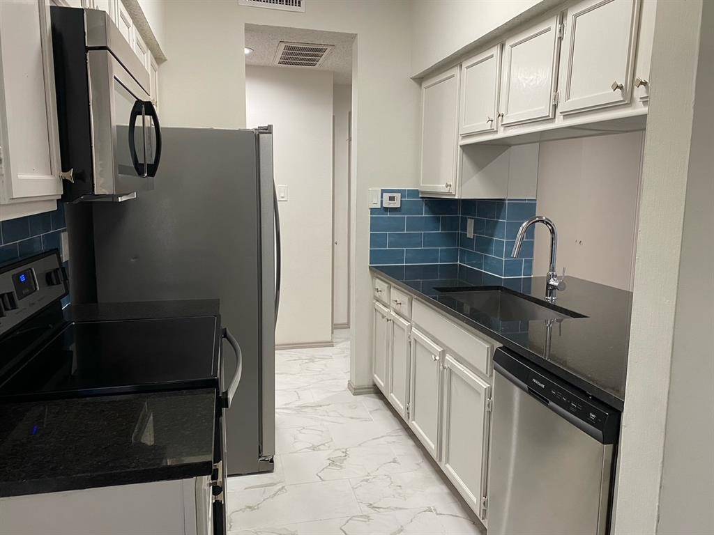 Dallas, TX 75243,9747 Whitehurst Drive #171