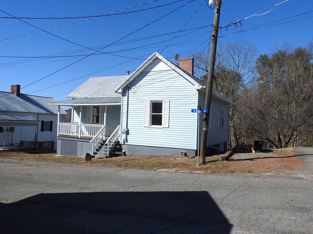 Fries, VA 24330,106 S Boss Row