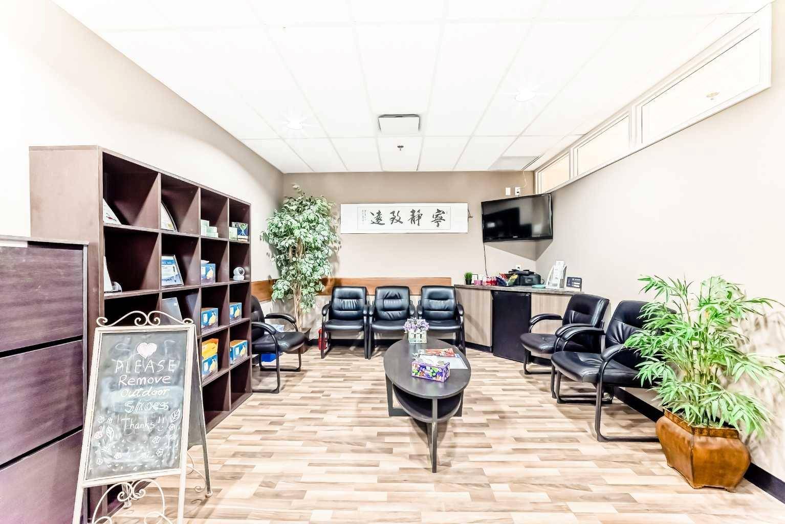 Calgary, AB T2Z3R6,11420 27 ST SE #206