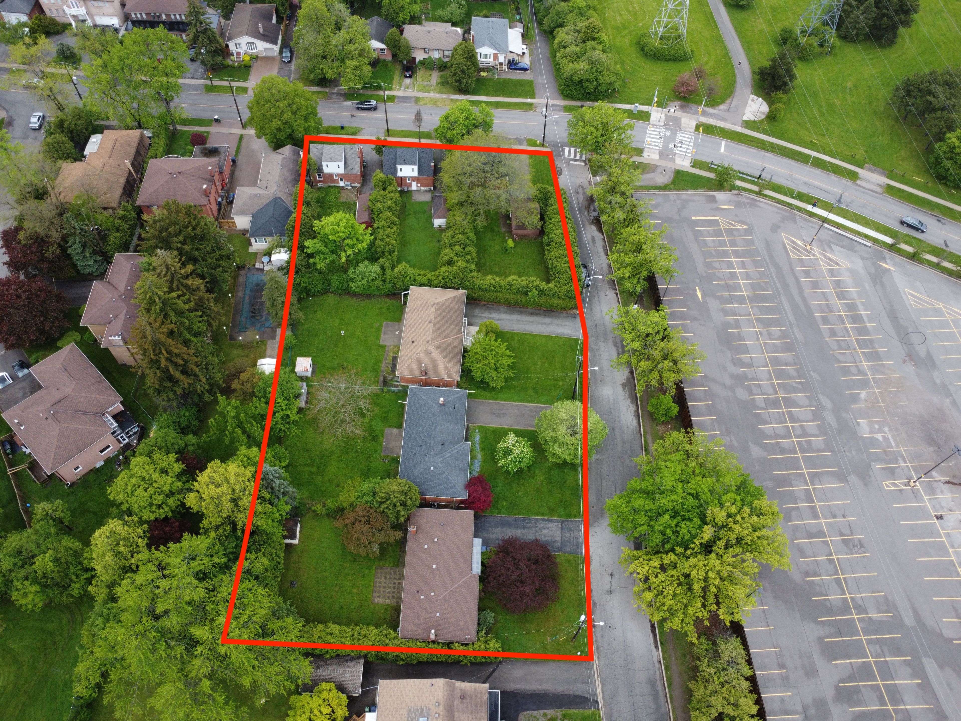 Toronto C07, ON M2M 1B4,135 Blake AVE