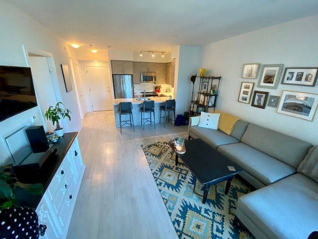Toronto C01, ON M5V 3W8,525 Adelaide ST W #1519