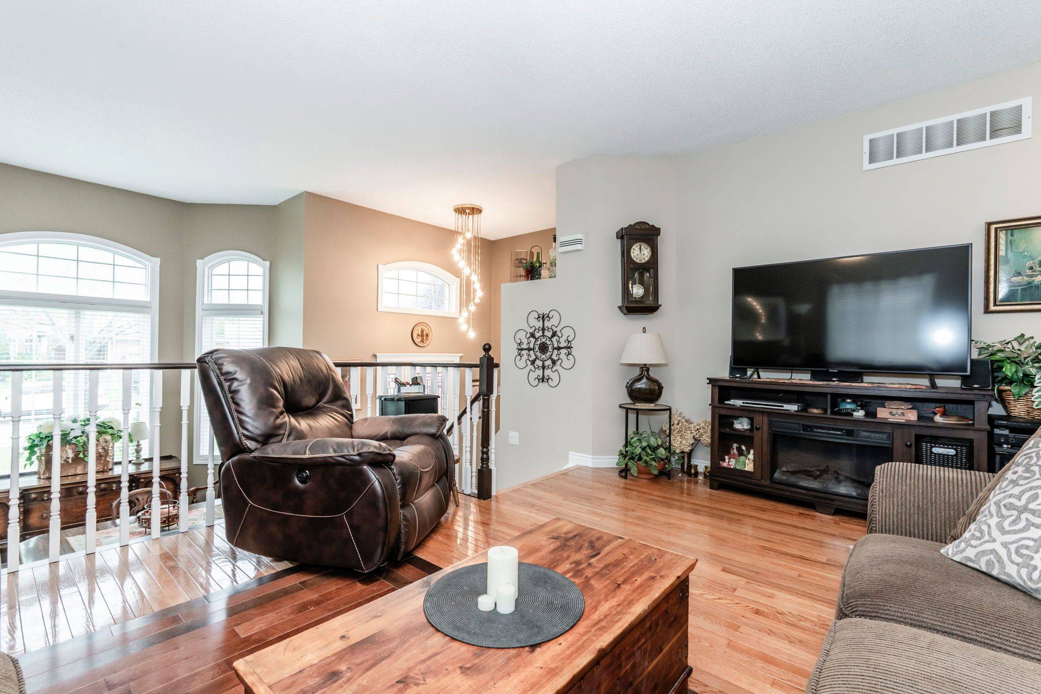 Barrie, ON L4N 8T7,33 Allsop CRES