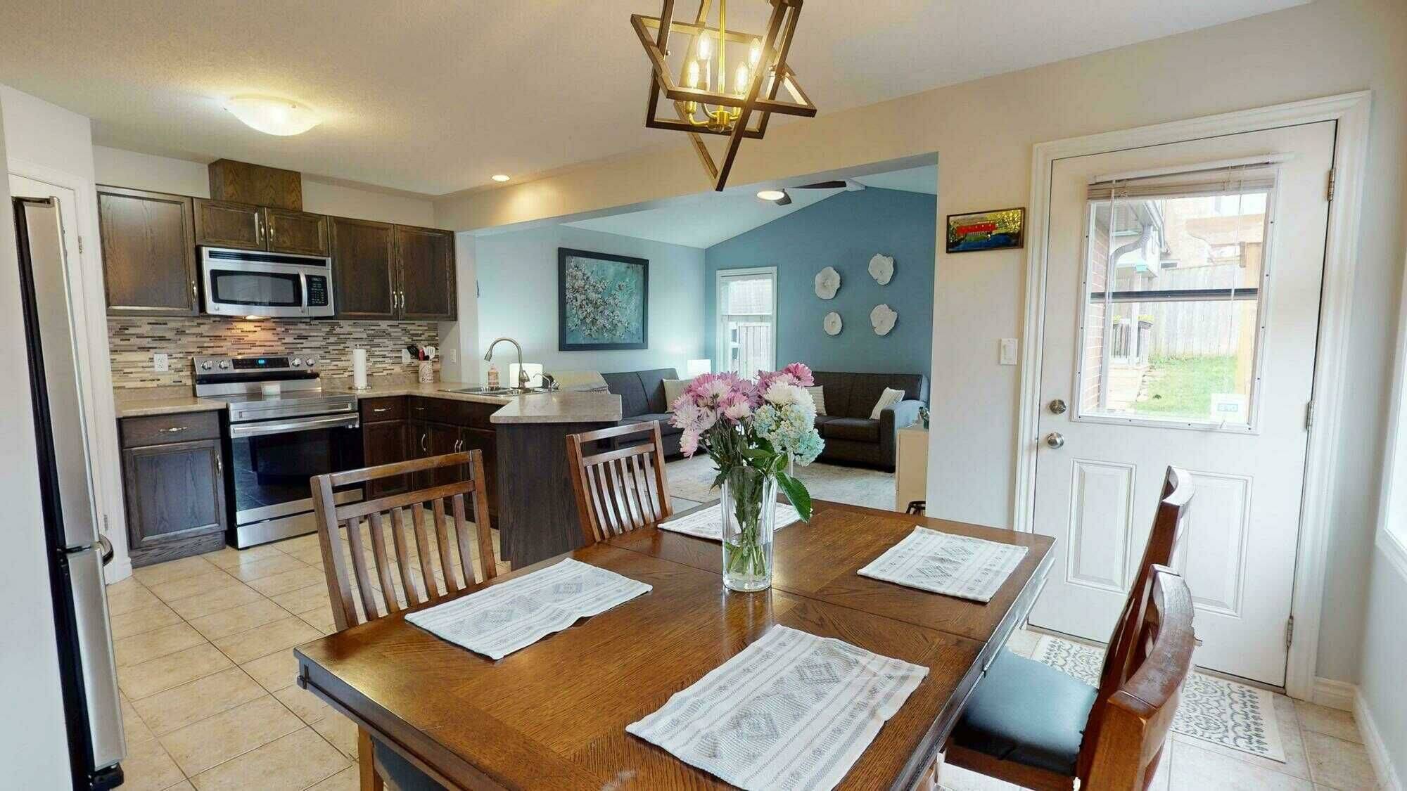 Guelph, ON N1E 0H3,46 Vipond ST