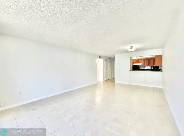 Hialeah, FL 33015,6990 NW 186th St #4-103