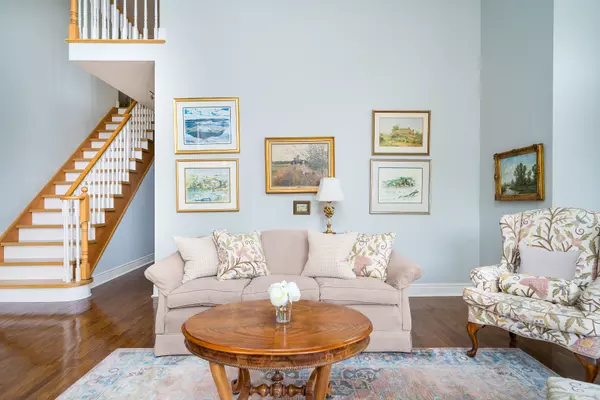 Collingwood, ON L9Y 4M4,145 Ontario ST