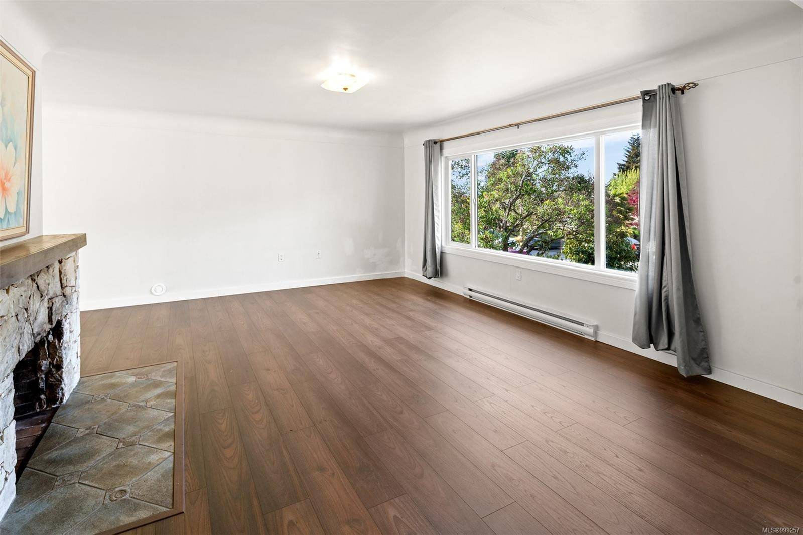 Saanich, BC V8N 1J5,2522 Kilgary Pl