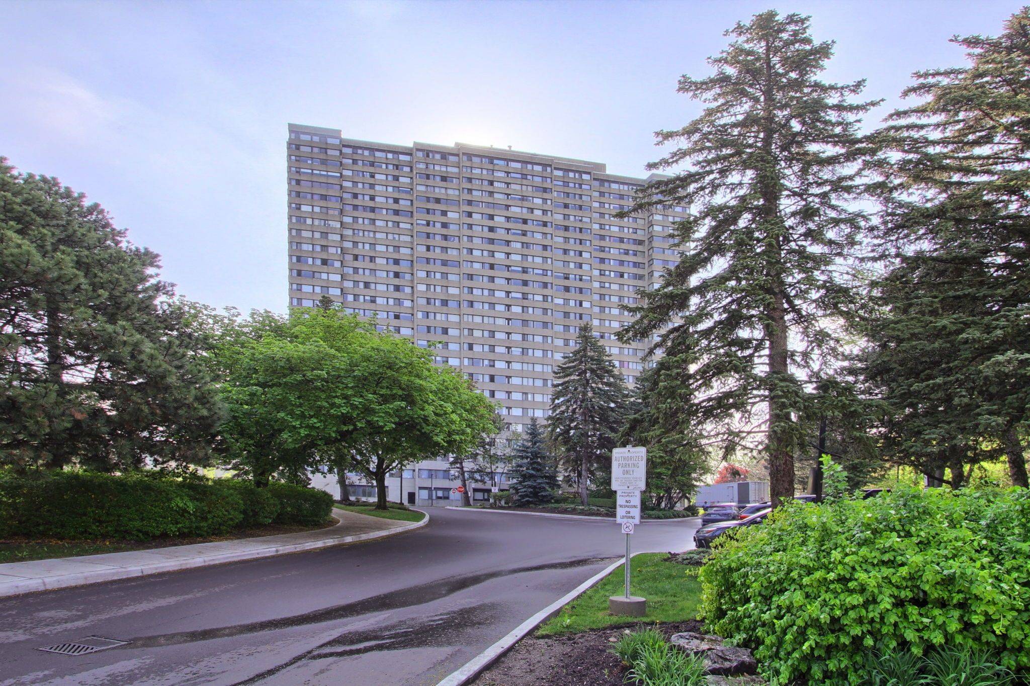 Toronto C07, ON M2R 3T2,133 Torresdale AVE #1604