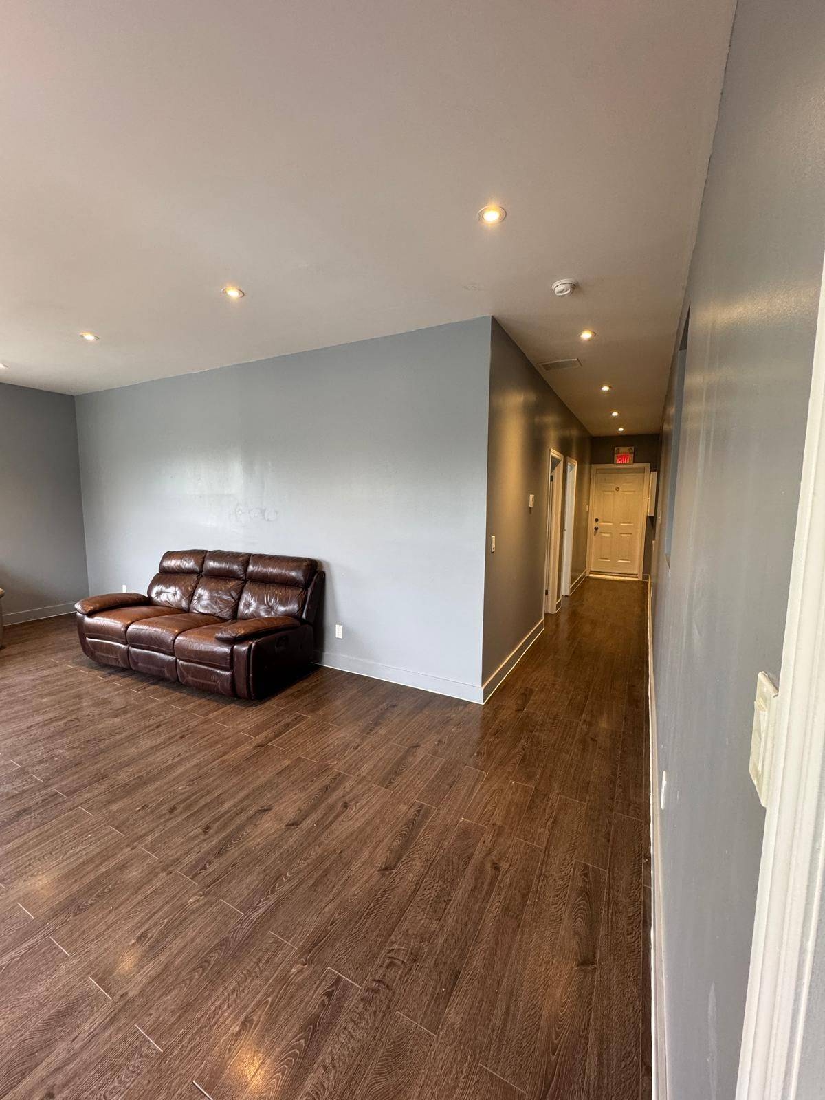 Richmond Hill, ON L4C 1T5,10149 Yonge ST #3