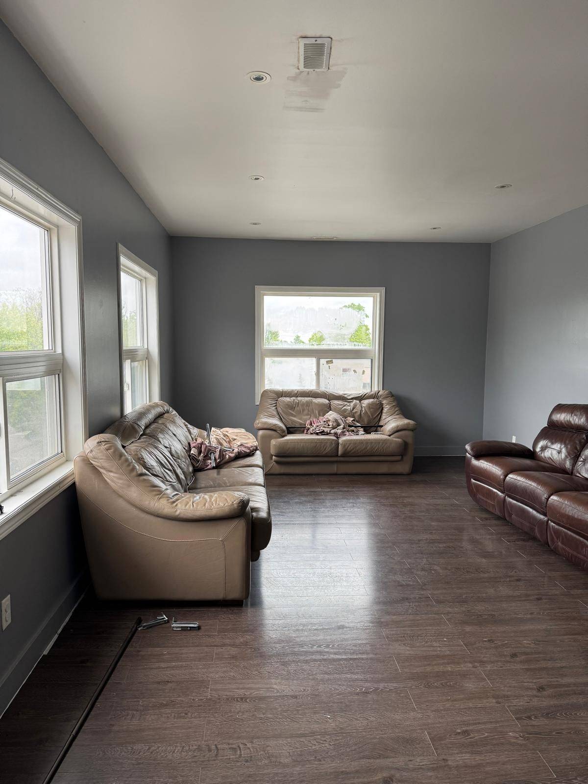 Richmond Hill, ON L4C 1T5,10149 Yonge ST #3